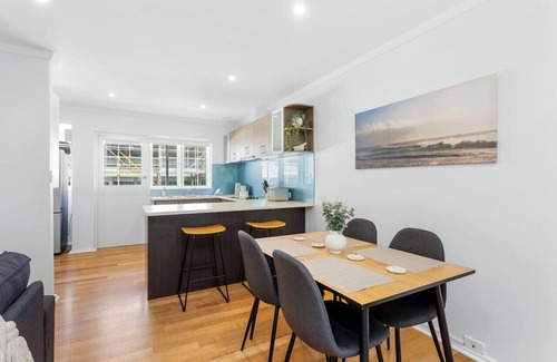 Scarborough Apartamento | A skip, hop & a jump to Scarborough Beach!