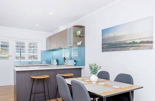 Scarborough Apartamento | A skip, hop & a jump to Scarborough Beach!