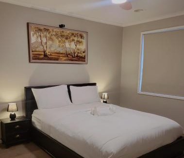 Craigieburn Casa | A slice of Melbourne! Room 1