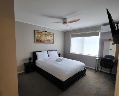 Craigieburn Casa | A slice of Melbourne! Room 1