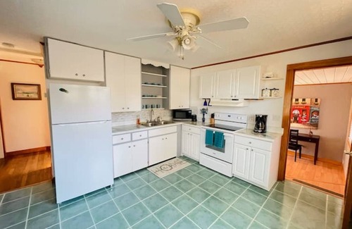 Disston Heights Casa | A slice of paradise 1/2 btw downtown & beaches ⛱