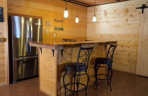 Salisbury Cabina | A Slice of Salisbury, Pool,Hot Tub, 10 acres