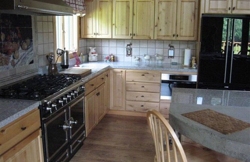 Landaff Casa | A Space of One's Own - Beautiful Log Home