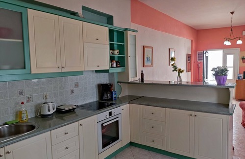 Pilalimata Casa | A Spacious Cretan House Next To The Sea, Family and Couple Friendly with Terrace