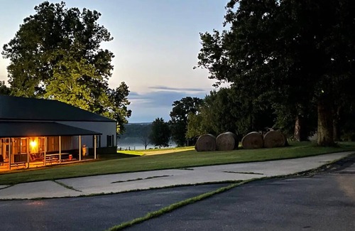 Lebanon Villa | A spacious finely-appointed luxury hideaway, nestled in the Ozark Mountains.