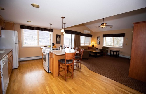 Lincoln Complejo | A SPECTACULAR WHITE MOUNTAIN GETAWAY - 2bd/2bth Deluxe