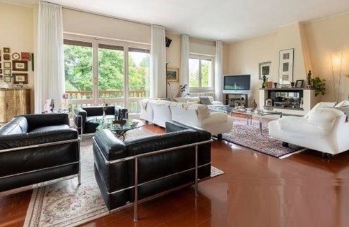 Montorfano Villa | A SPRAWLING 500M2 MAGNIFICIENT VILLA AMIDST THE GREENRY& CLOSE TO COMO