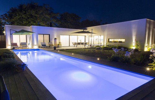 Plobannalec-Lesconil Villa | A stone's throw from the dunes....