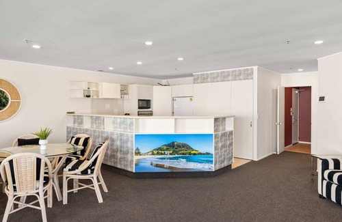 Mount Maunganui Apartamento | A strand Of Paradise, Oceanside & Views with pool