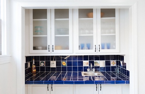 Biloxi Casa | Prime Location,10 Guests, Front Porch, Back Yard, Modern Appliances/TVs