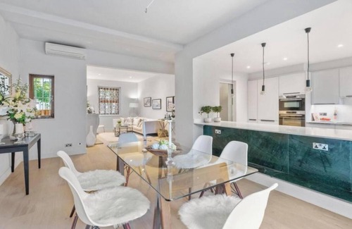 Abingdon Apartamento | A Stunning Four-Bedroom Home in the Heart of Kensington