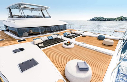 Paradise Island Alquiler De Eote | A stunning Lagoon 630 crewed power catamaran available in the Bahamas.