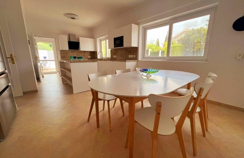 Benalmadena Villa | Villa con gran piscina privada, vistas al mar y a la montaña, acceso a internet,