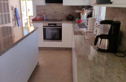 Benalmadena Villa | Villa con gran piscina privada, vistas al mar y a la montaña, acceso a internet,