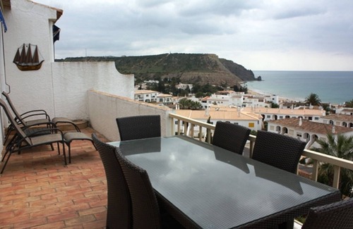 Praia da Luz Apartamento | Un excelente apartamento de 2 dormitorios con increíbles vistas e instalaciones del Ocean Club