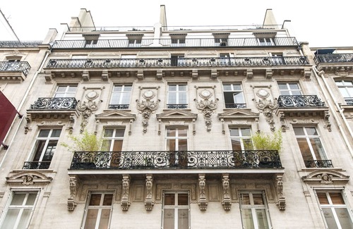 Champs-Elysees Apartamento | A Sweet 2-BR nest in the Champs-Elysées