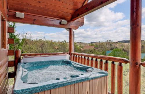 Gatlinburg - Pigeon Forge Casa | A Taste Of Honey is a dog-friendly two bedroom true log cabin nestled inside the Starr Crest resort