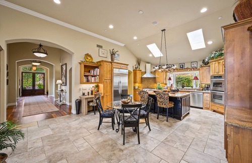 Fallbrook Casa | A Taste of Tuscany -Just 5 Minutes to Golf and Wine Tasting
