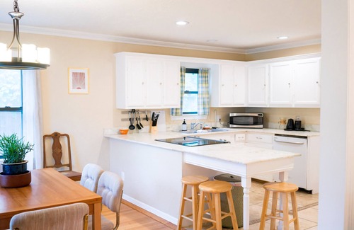 Central Oklahoma City Casa | A Tasteful Historic 4 Bedroom Home