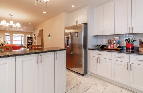 Overbrook Casa | A touch of Heaven ☀️Elegant and Cozy Home near Saint Joseph University With AC