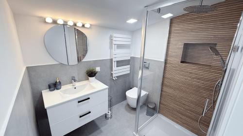 Bydgoszcz Apartamento | A Tranquil Attic Retreat Near Old Town