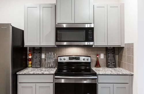 Union City Casa | A Traveler’s dream; Private Townhome 15min to Airport in peaceful Union City