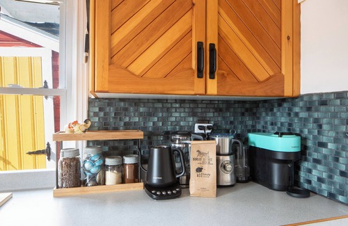 Lunenburg Casa | A Traveller's authentic Old Town retreat .