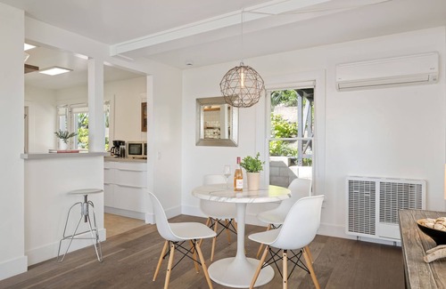 Summerland Condominio | ¡Un verdadero (re) regalo de Summerland! Sand Bungalow en el colibrí perezoso!