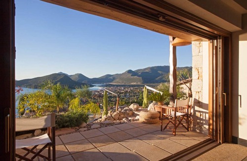 Perigiali Villa | ¡Un escondite griego verdaderamente único y espectacular!