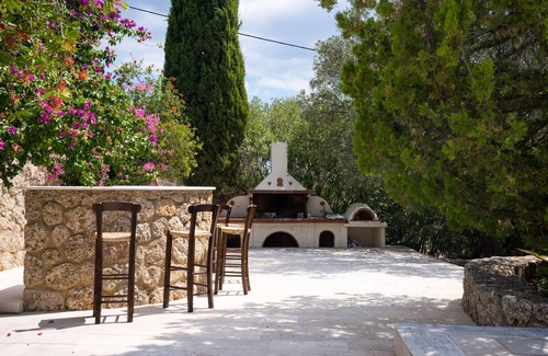 Kilada Villa | Una villa de dos casa con impresionante vista para la relajación y la diversión