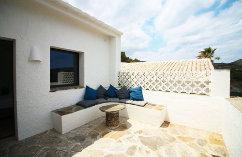 Portlligat Villa | Una villa única frente al mar con piscina infinita en Cadaqués, España