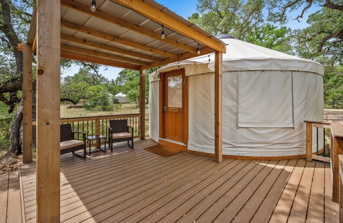 New Braunfels Cabina | A Unique Texas Hill Country Glamping Experience! Full bathroom and Great AC!!
