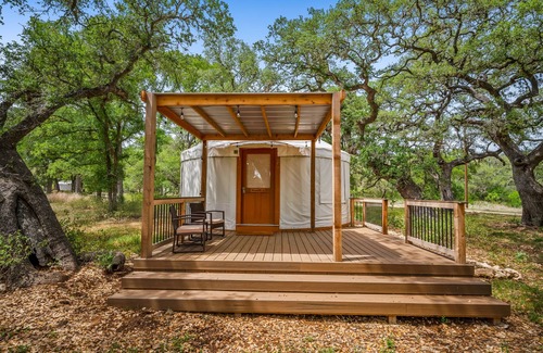 New Braunfels Cabina | A Unique Texas Hill Country Glamping Experience! Full bathroom and Great AC!!