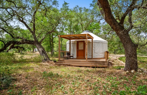 New Braunfels Cabina | A Unique Texas Hill Country Glamping Experience! Sleeps 10! Great AC!!
