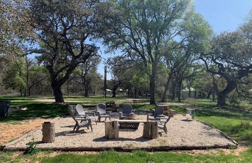 New Braunfels Cabina | A Unique Texas Hill Country Glamping Experience! Sleeps 10! Great AC!!
