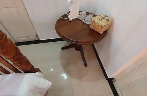 Negombo Villa | Una villa única con fascinantes muebles antiguos de madera con una belleza única.