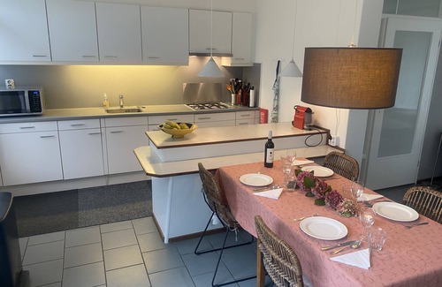 Oostkapelle Casa | Bungalow de vacaciones cerca del mar, con hermoso jardín alrededor.
