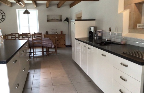 Saint-Savin Cabaña | A very spacious cottage with 3 large ensuite bedrooms with Great views. Sleeps 8
