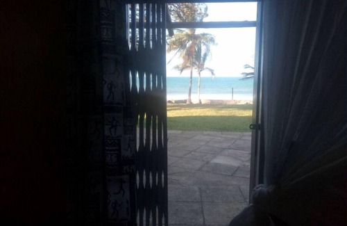 Kunduchi Otro | UNA CASA DE PLAYA VINTAGE FRENTE AL OCÉANO EN UNA ZONA TRANQUILA Y PRIVADA LLAMADA BAHARI