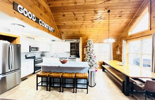 Lakeside Estates Casa | A WATERFRONT home with private dock on quiet cove, seconds to jumping bridge.
