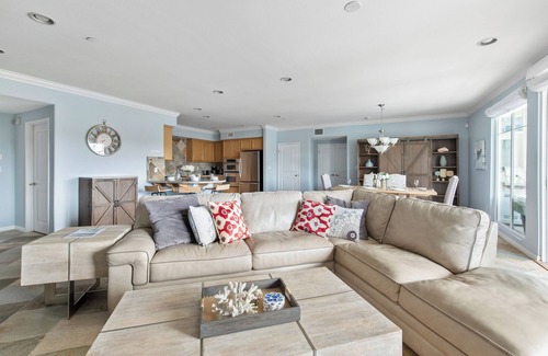Channel Islands Condominio | Waterfront Living at the Oxnard Marina