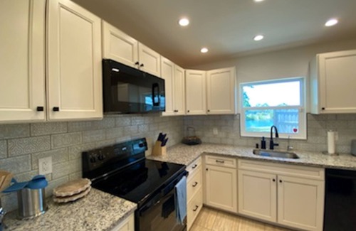 Port Charlotte Casa | A Waterfront pet friendly Villa, 5 min. to Charlotte Harbour Beach & Punta Gorda