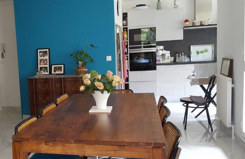Bonneveine Cama Y Desayuno | A well-appointed B&B close to the beach, ideal for a traveling couple.