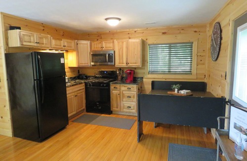 Broadway Cabina | A WELL-APPOINTED CABIN, RURAL RELAXATION, FIREPIT!