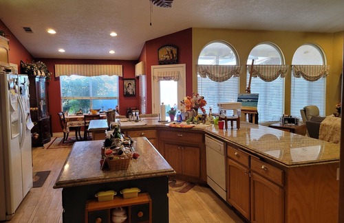 Hesperia Casa | A well designed and gated home with panoramic views that is pet friendly.