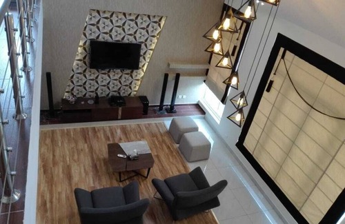 Islamabad Apartamento | A well groomed Roof-Top garden and a Jacuzzi just by your penthouse!