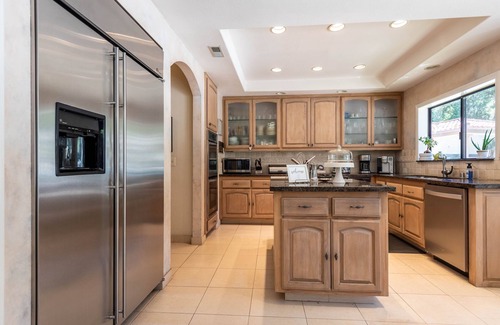 Thousand Oaks Casa | Hermosa casa privada de 4 dormitorios y 3 baños aislada en las colinas