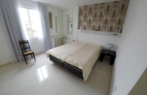 Bombas Apartamento | A075 - Ed. Mônica, cobertura duplex