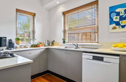 Middle Park Apartamento | A1 Art Deco 2 Bedroom Apt. Sleeps 5. Nimmo1