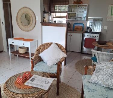 Wavecrest Cama Y Desayuno | A1 Kynaston Guest House bed and breakfast or self catering